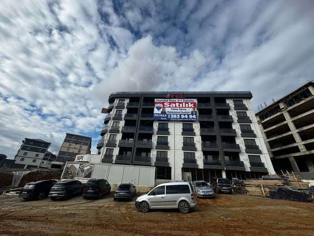 PENDİK D-100 HATTINDA GENİŞ TERASLI SATILIK 3+1 DAİRE