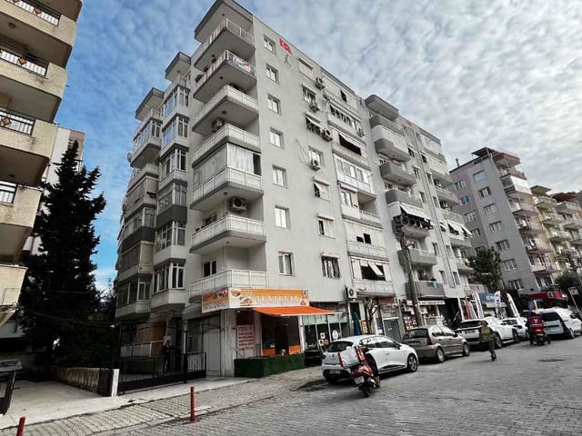BORNOVA KAZIMDIRIK MAHALLESINDE 110 M2 NET 3+1 FERAH SATILIK DAIRE