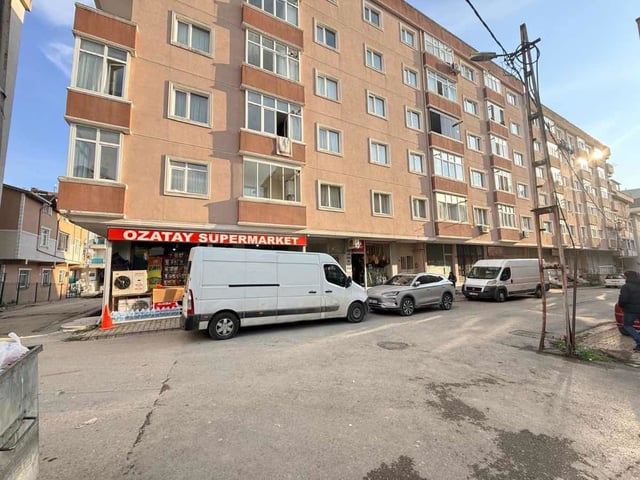 SANCAKTEPE MECLİS MAHALLESİ METROYA 5 DK SATILIK HİSSELİ 3+1 DAİRE