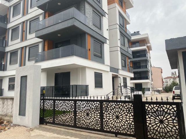 DÖŞEMEALTI DEV.HAS.YAKIN SIFIR KLİMALI HAVUZLUU SİTE İÇİ 1+1 KİRALIK