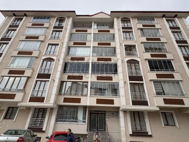 RE/MAX LACİVERT'TEN KAYAKYOLUN'DA SATILIK DAİRE