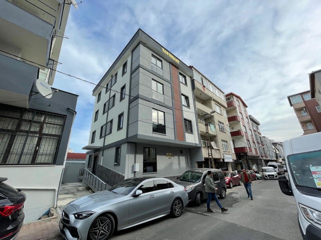 *RE/MAX*EKREM KOSTAK*ALTINŞEHIR METRO YANI SIFIR 1+1'LER