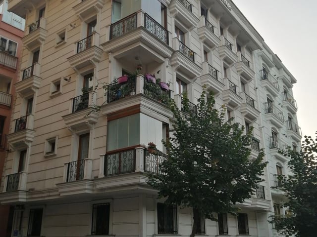 ESENTEPE’DE METROYA YAKIN FUL EŞYALI 1+1 KİRALIK DAİRE