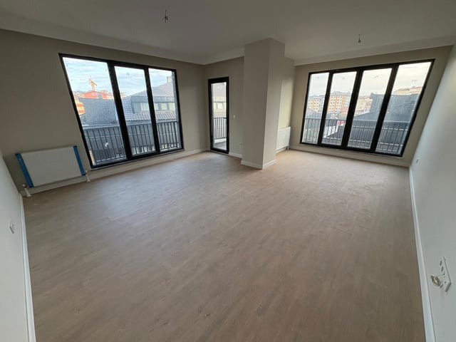 ÇENGELKÖY ENVAREV SİTESİ 'NDE LÜKS 3+1 SATILIK DAİRE