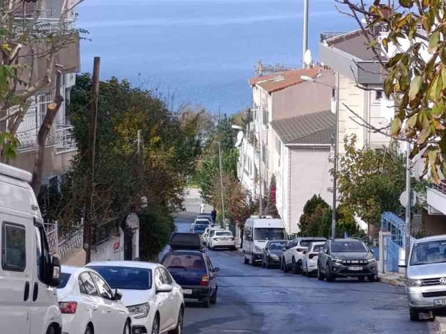 KÜÇÜKÇEKMECE CENNET KORU YANINDA SATILIK TERS DUBLEKS DAİRE