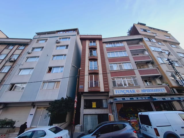 ŞİŞLİ BOMONTİ'YE  VE TOPLU TAŞIMAYA YAKIN YENİ BİNADA GENİŞ TERASLI SATILIK DAİRE