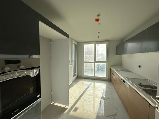 AVENUE'DE ŞEHIR-DENIZ MANZARALI,GIYINME ODALI 2+1 SATILIK DAIRE