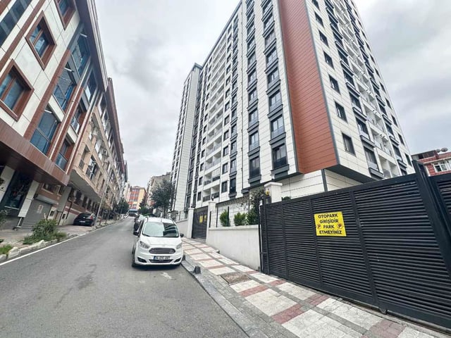 BAĞILAR 15 TEMMUZ MH. BUTIK SITE İÇINDE SATILIK 3+1 DAIRE