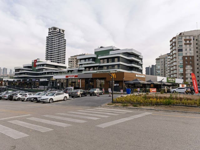 ONYX ÇAYYOLU'NDA ARA KAT BÜYÜK TİP 2+1 KİRALIK DAİRE