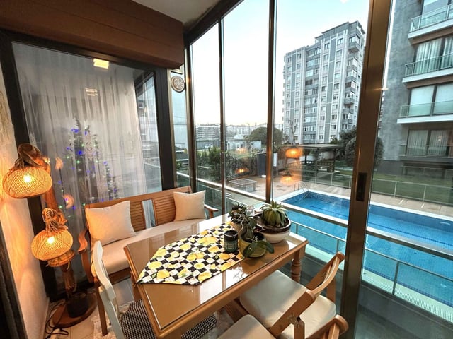 BÜYÜKÇEKMECE EKİNOBA'DA SİTE İÇİNDE HAVUZ MANZARALI 2+1 DAİRE!