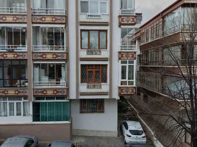 ADNAN MENDERES MAHALLESİ'NDE 3+1 ARA KAT DAİRE