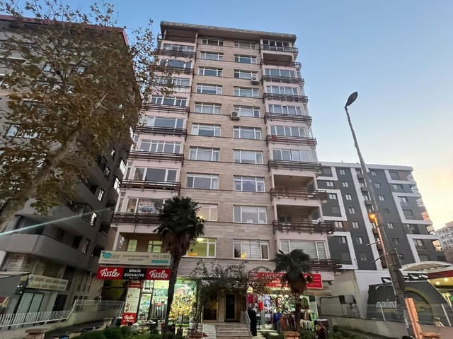 GÖZTEPE MİNİBÜS CADDESİ ÜZERİ 175 M2 , 3+1 , GENİŞ OTOPARKLI