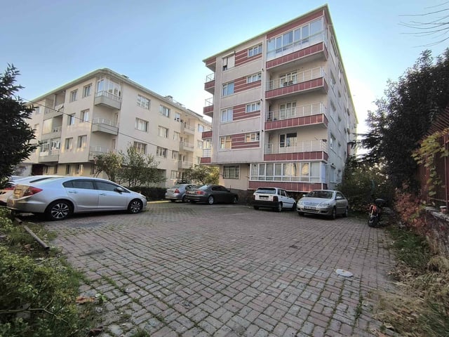 AMBARLI'DA KISMI DENIZ MANZARALI SATILIK 3+1  BOŞ DAIRE