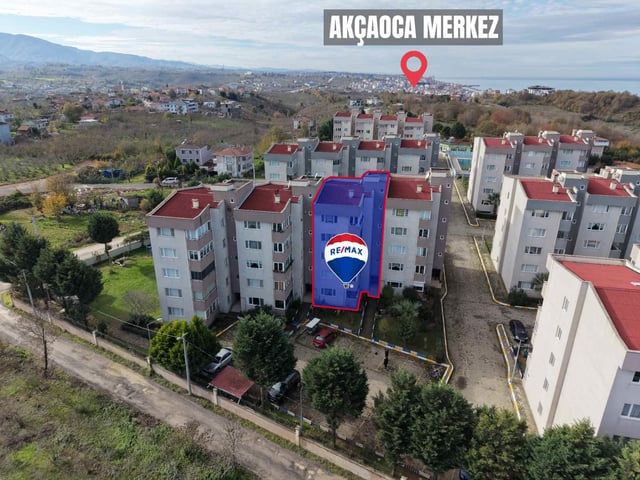 REMAX DIA'DAN AKÇAKOCA HAVUZLU SİTE İÇİ SATILIK 3+1 DAİRE