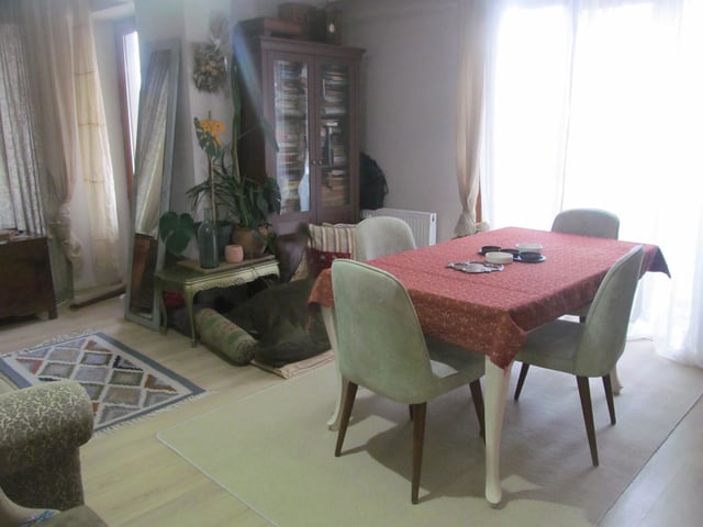 KISIKLI MAHALLESINDE KULLANIŞLI VE FERAH ARAKAT SATILIK 2+1 SATILIK DAIRE