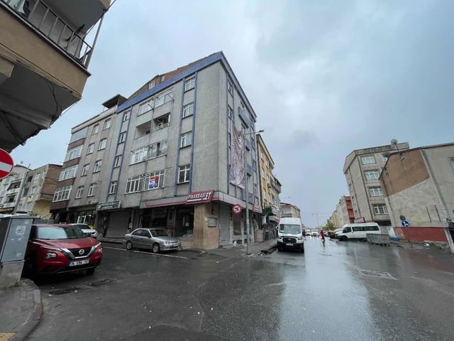 RE/MAX HANE GÜVENCESIYLE KULLANIŞLI 2+1 KÖŞE DAIRE