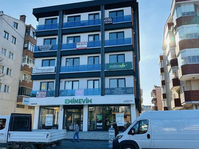 REMAX RABİA SARAÇ ATATÜRK BLV. CEPHE SATILIK DAİRE & OFİS