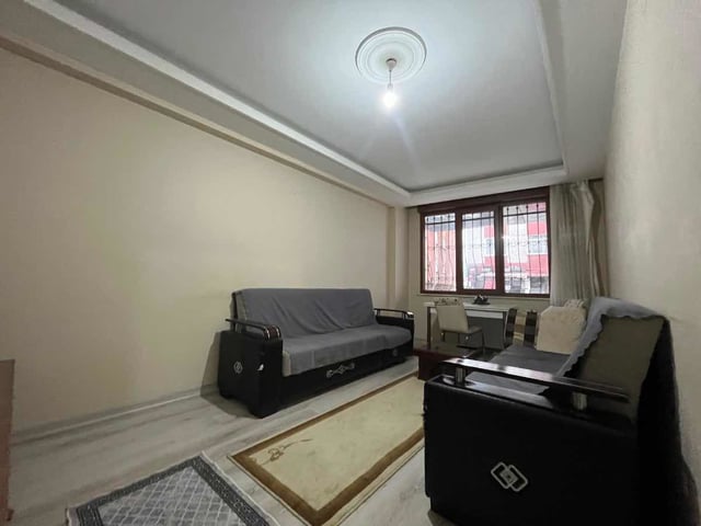 ANA CADDE YENİ BİNA HÜRRİYET MAHALLESİ SATILIK OTOPARKLI 2+1