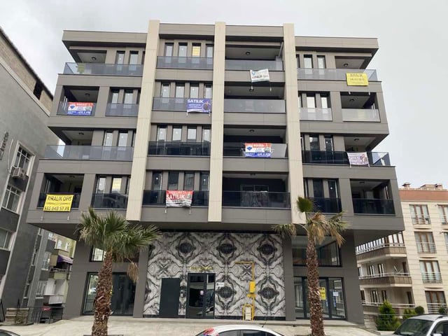 ATAKUM'DA ANAYOL ÜZERİ GENİŞ 1+1 DAİRE(NEST)-REMAX EZGİ KANSIZ