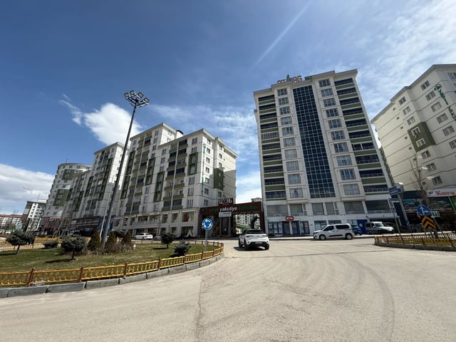 REMAX İLKE'DEN YEŞİL YAKUTİYE KONUTLARI'NDA 3+1 SATILIK DAIRE