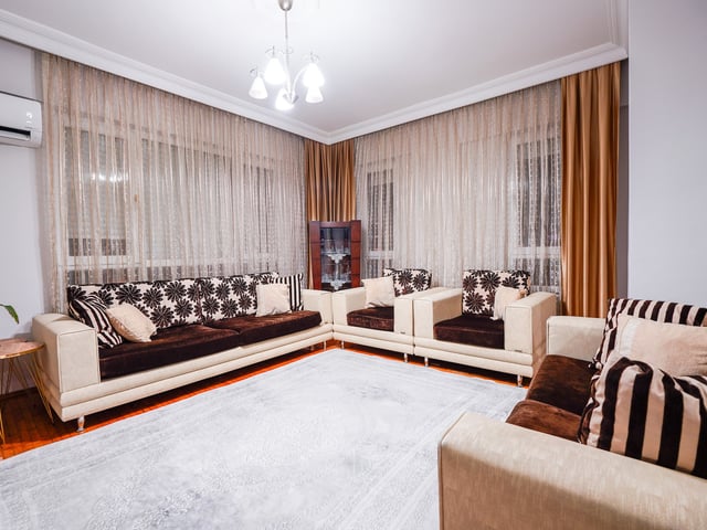 MEYDANKAVAĞINDA 140M2 ARSA PAYLI 160M2 SATILIK 3+1 SATILIK DAİRE