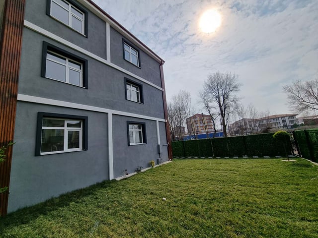 RE/MAX MAVİDEN MERKEZE VE DENİZE YAKIN 3+1 FULL YAPILI DAİRE
