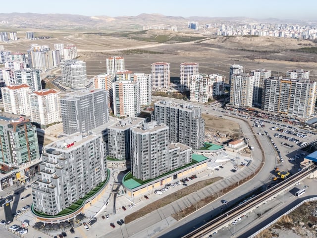 AP İST PORT TERASLI BAHÇELİ 1+1 KİRALIK