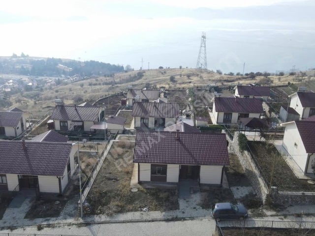 RE/MAX DEĞIŞIMDEN HAZAR GÖLE MANZARALI SATILIK TOKİ EVI