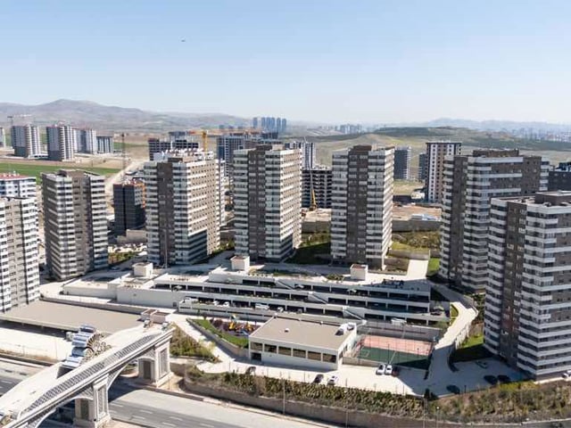 KAŞMİR YONCA SİTESİNDE ARA KATTA KİRALIK 5+1 KAPALI GARAJLI