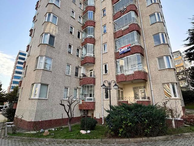 REMAX PARLA / CAN BAYDIR / NIŞANTAŞI CAD. SITE IÇI 3+1 KIRALIK C