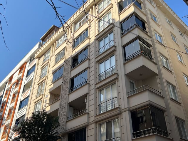 REMAX PRO YUNUS SERİN'DEN GAZİLER SK. GENİŞ 3+1 4. KAT GENÇ BİNA