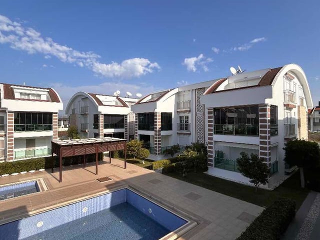 EVRENSEKI PERLA GARDEN SİTESİNDE SATILIK HAVUZLU 3+1 DUBLEKS