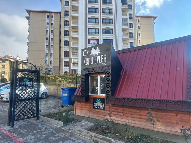 MERKEZİ KONUMDA ARA KAT GENİŞ 3+1 KİRALIK BOŞ DAİRE