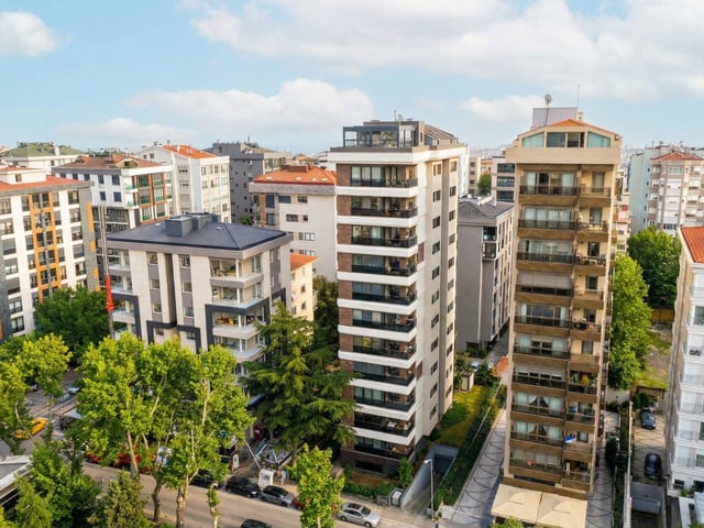 ÖMERPAŞA SOKAKTA KIŞ BAHÇESİYLE AYRICALIK SUNAN 380 M2 BRÜT 300 M2 NET 6+2 ÇOK ÖZEL DUBLEKS..