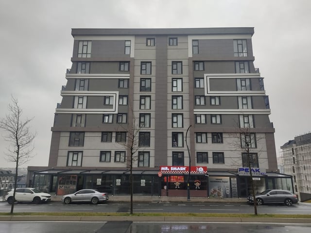 BEYLİKDÜZÜ KAVAKLIDA İSKANLI KAPALI OTOPARKLI 3+1 SATILIK DAİRE