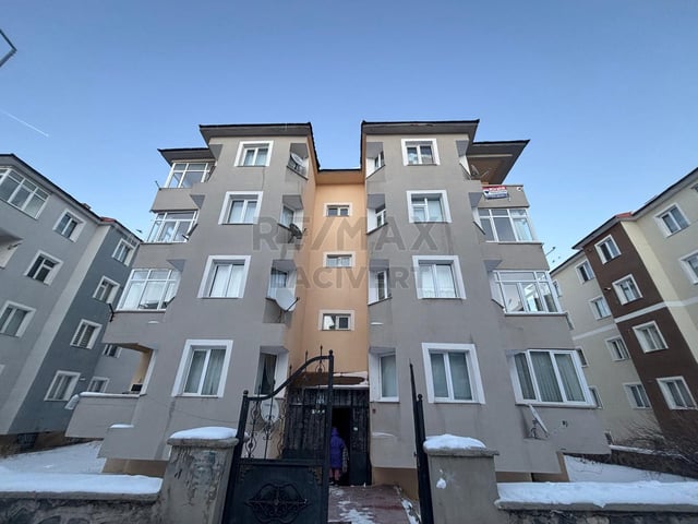 RE/MAX LACİVERT'TEN DADAŞKENT'TE SATILIK 3+1 DAİRE