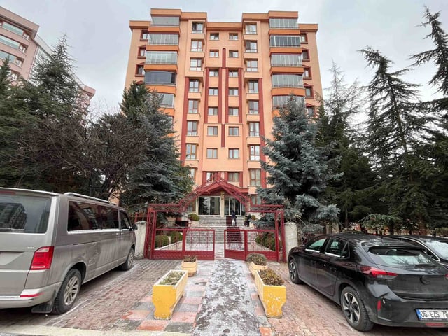 YUKARI ÖVEÇLER GENIŞ FERAH 4+1 SATILIK DAIRE