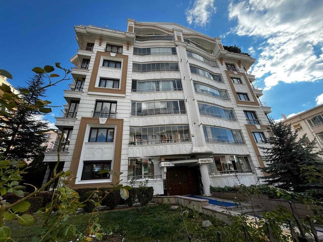 ÇUKURAMBAR BUDAPEŞTE CADDESİ 5+1 SATILIK OFİS DAİRE