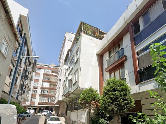 KÜÇÜKÇEKMECE YEŞİLOVA MERKEZİ KONUM SATILIK 2+1 YATIRIMLIK DAİRE