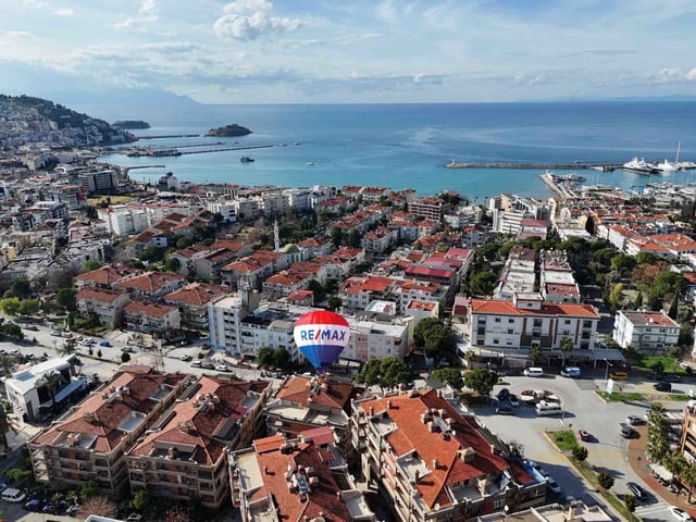 KUŞADASI MERKEZINDE DENIZ MANZARALI BÜYÜK ÇATI DUBLEKSI