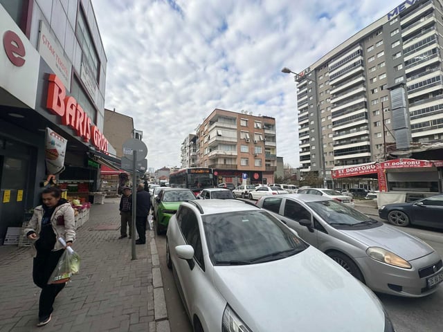 BORNOVA ALTINDAĞ KEMALPAŞA CADDESİ SATILIK  2+1 DAİRE