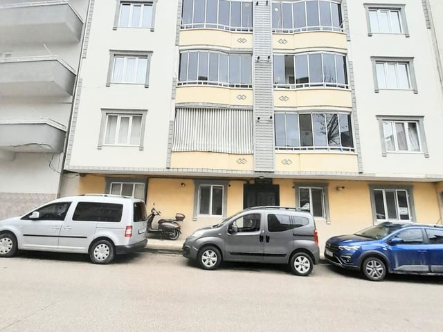 REMAX BEYAZ ORHANGAZİ'DE 5+2 GENİŞ ÇATI DUBLEKS DAİRE