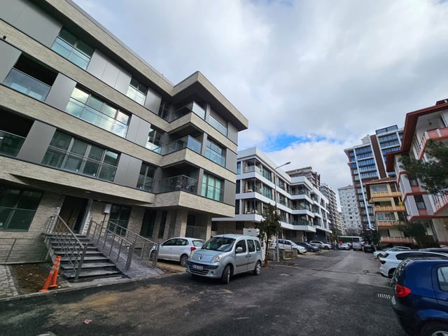 KALAMIS MARİNA'DA KİRALIK 1.5+1 SIFIR, BAHCE KATI DAİRE