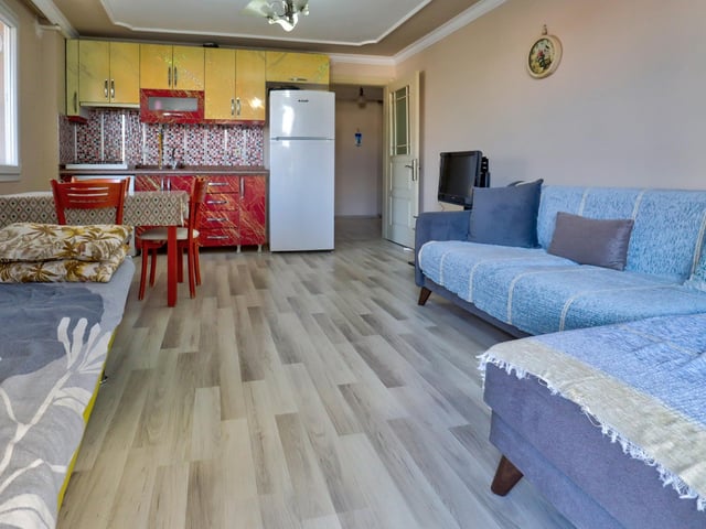 SALİMBEYDE SATILIK DOĞALGAZLI, DENİZ MANZARALI, EŞYALI, OTOPARKLI, ASANSÖRLÜ 2+1 ARAKAT DAİRE