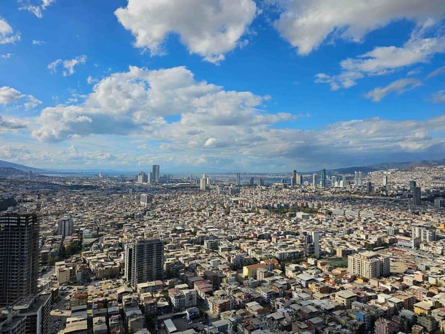 RE/MAX ARMA’DAN İZMIR POINT BORNOVA’DA KİRALIK 1+1 DAİRE