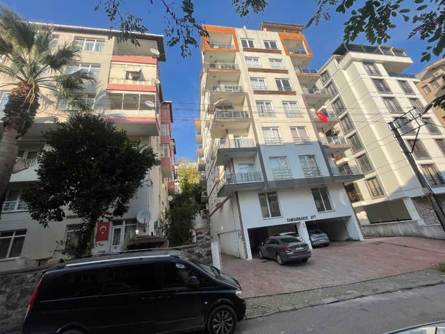 KOZLUK 4. YOLDA YENİ BİNADA ASANSÖRLÜ 2+1 ARAKAT DAİRE