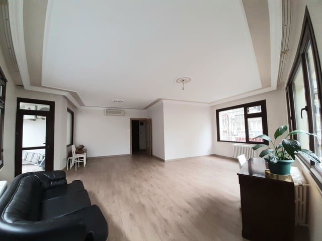 CİHANGİR'DE GENİŞ 3+1 SATILIK DAİRE