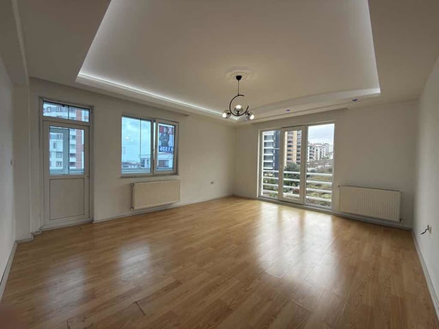MERKEZİ KONUMDA DENİZ MANZARALI 2+1 KİRALIK DAİRE