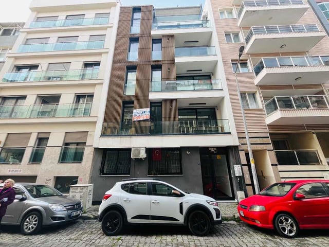KARŞIYAKA TERSHANE MAHALLESİNDE  DENİZE YAKIN 1+1 SATILIK DAİRE