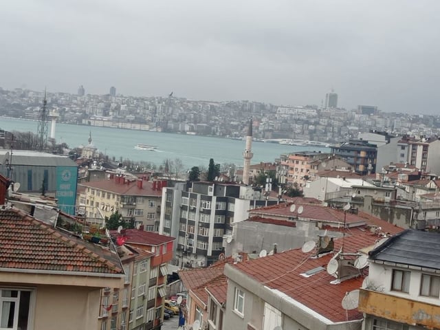 ÜSKÜDAR MERKEZDE BOĞAZ MANZARALI 3+2 KIRALIK DAIRE..